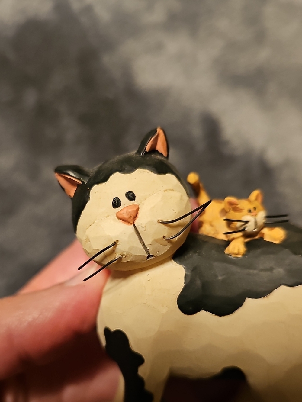 Cat Figurine with Kittens - Picture 9 of 11